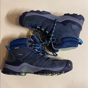 Keen hiking boots Women 8.5